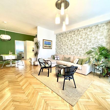 Mint Pearl Apartment 3 Rooms 2 Bathrooms At Kalvin Square Budapest Ngoại thất bức ảnh