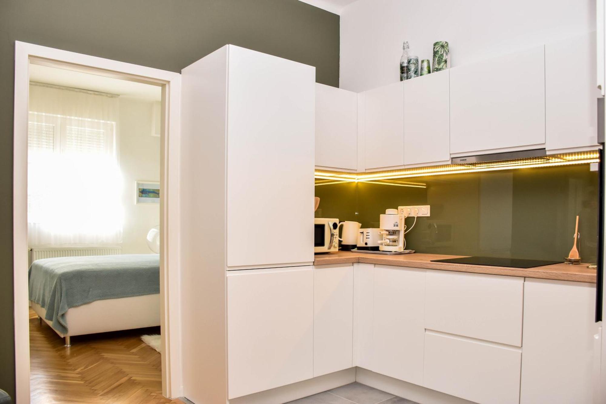 Mint Pearl Apartment 3 Rooms 2 Bathrooms At Kalvin Square Budapest Ngoại thất bức ảnh