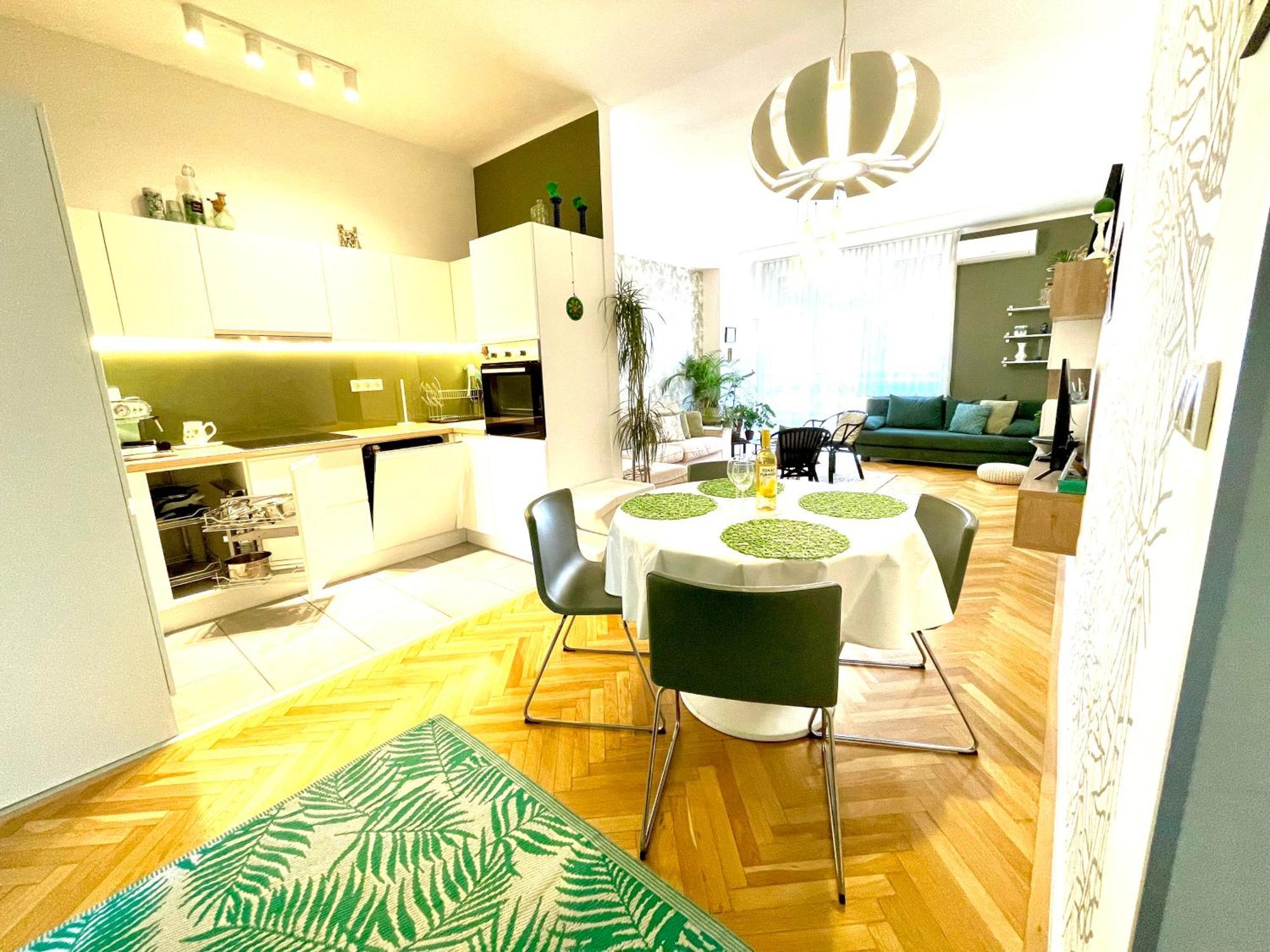 Mint Pearl Apartment 3 Rooms 2 Bathrooms At Kalvin Square Budapest Ngoại thất bức ảnh