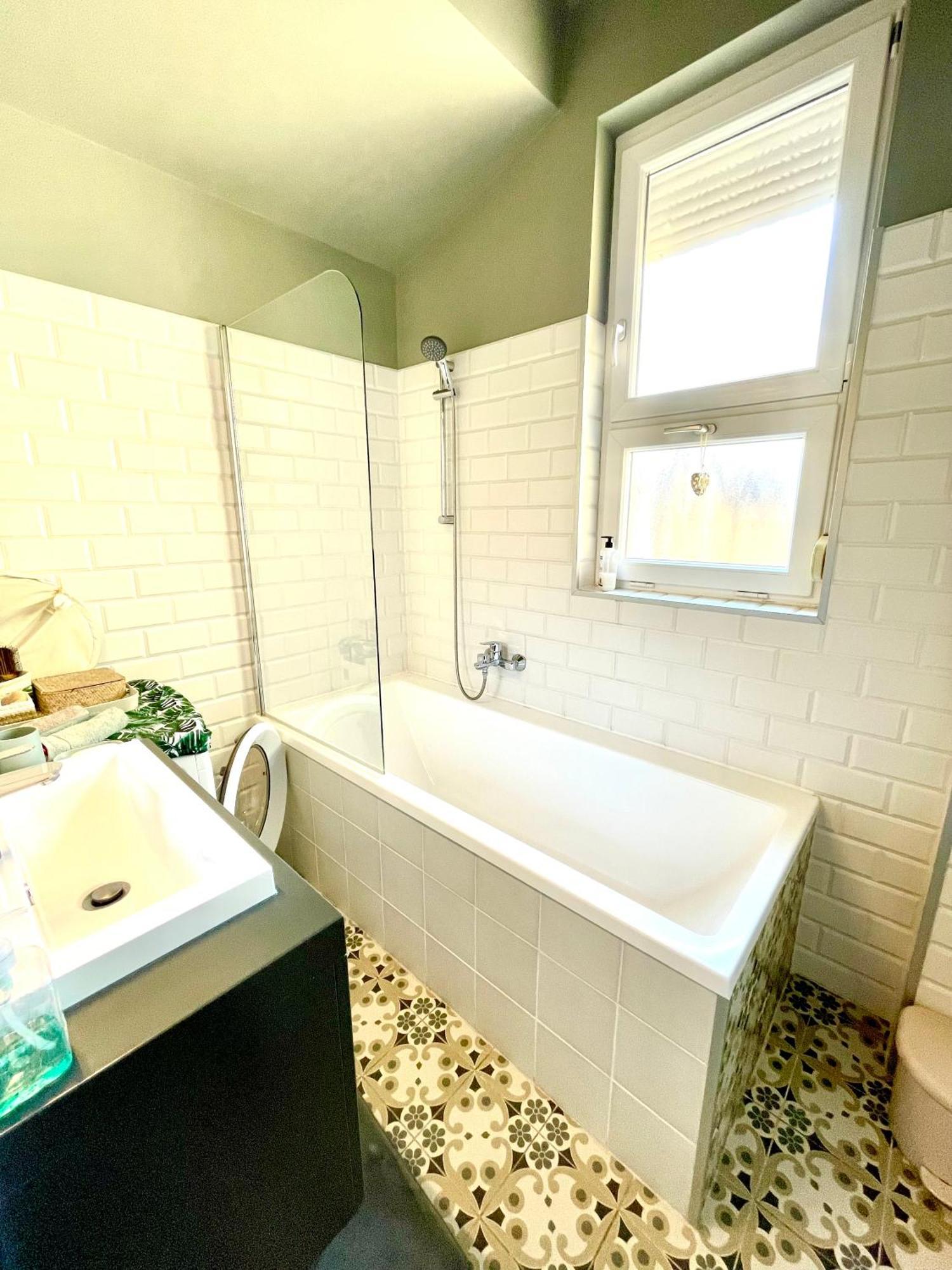 Mint Pearl Apartment 3 Rooms 2 Bathrooms At Kalvin Square Budapest Ngoại thất bức ảnh