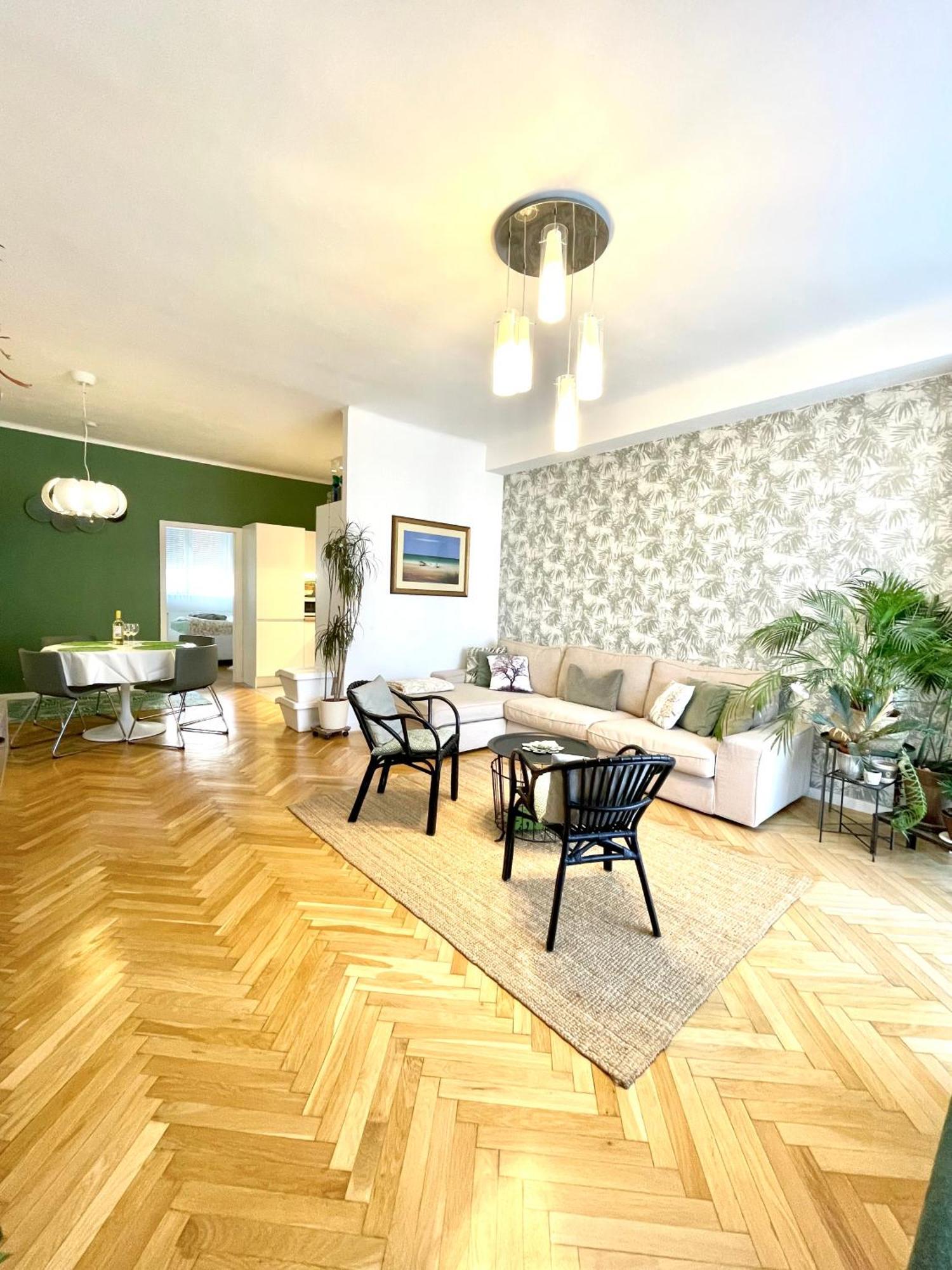 Mint Pearl Apartment 3 Rooms 2 Bathrooms At Kalvin Square Budapest Ngoại thất bức ảnh